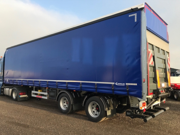 27-pallers 2 akslet city gardintrailer med lift 27-pallers 2 akslet city gardintrailer med lift